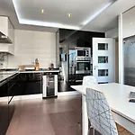 Myplace - Areeiro * Lisboa